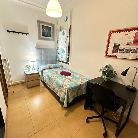 Alojamiento Nuevo Balmes Barcelona Ngoại thất bức ảnh