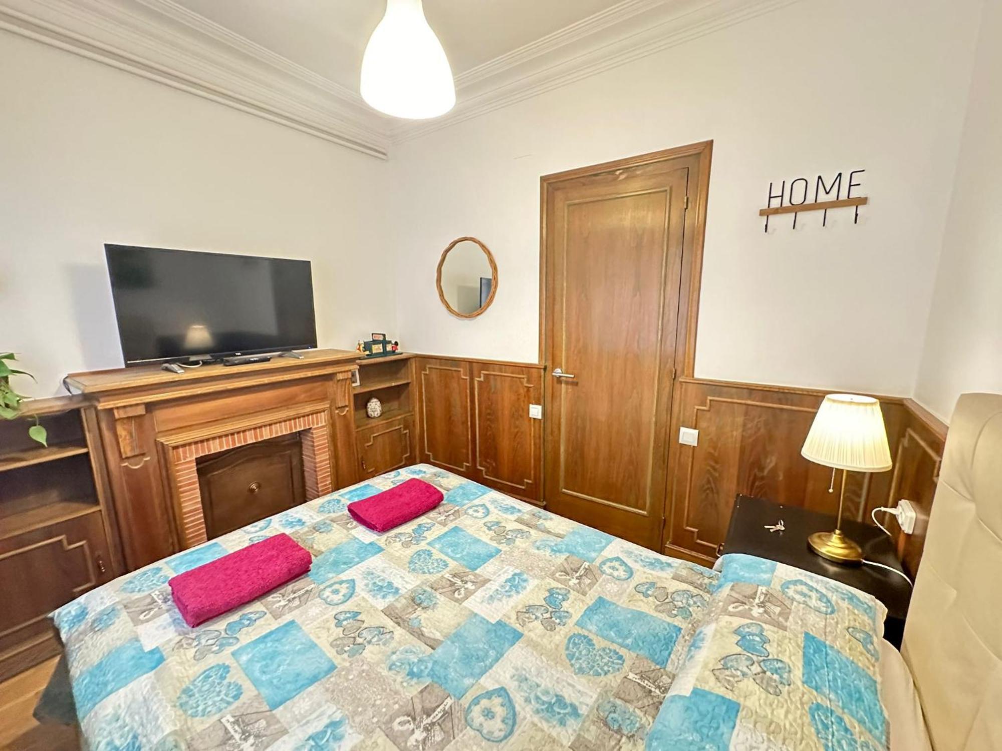 Alojamiento Nuevo Balmes Barcelona Ngoại thất bức ảnh